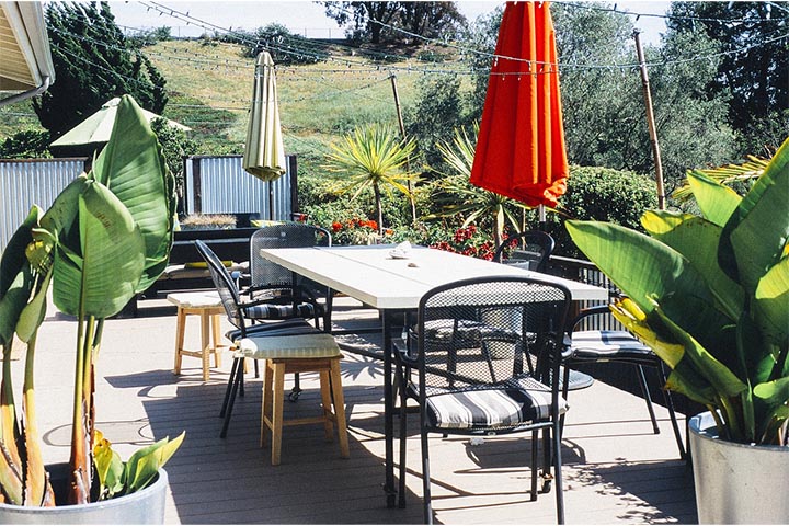 Sunny Wood Deck: Breathtaking Breakfast Patio Designs